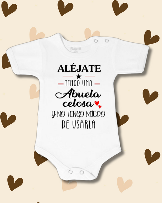 Aléjate tengo una Abuela celosa y no tengo miedo de usarla🤪