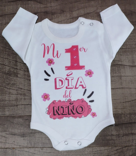 Body mi 1er día del niño (talle 0 manga larga)