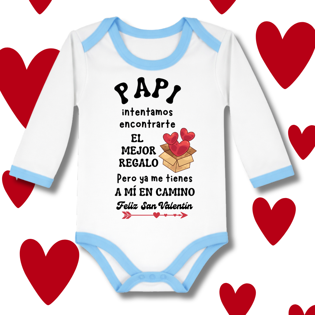 Body san valentin con borde de color ♥️ papi intentamos encontrarte el mejor regalo pero ya me tienes a mí en camino