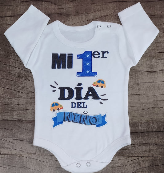 Body mi 1er día del niño (talle 0 manga larga)