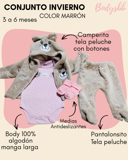 Conjunto peluche color marrón 🩷🤎 4 piezas. 1 campera peluche abotonada con capucha + 1 pantalón peluche + 1 body 100% algodón premium manga larga + 1 par de medias antideslizantes