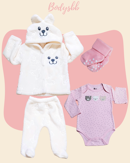 Conjunto peluche color arena🩷 4 piezas. 1 campera peluche abotonada con capucha + 1 pantalón peluche + 1 body 100% algodón premium manga larga + 1 par de medias antideslizantes